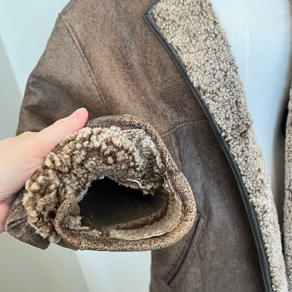 1980s Genuine Shearling Winter Coat Made in Canada - Picture 11 of 13